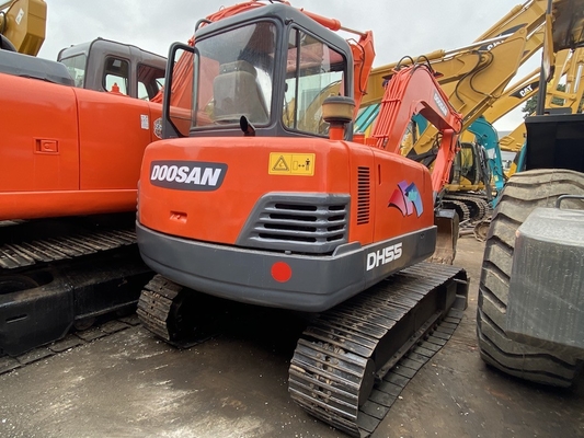 ব্যবহৃত DH55 হাইড্রোলিক ক্রলার এক্সকাভেটর যার কাজের ওজন 5250KG