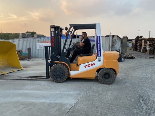 ভাল অবস্থায় ব্যবহৃত TCM FD30T6 ফোর্ক লিফট ডিজেল